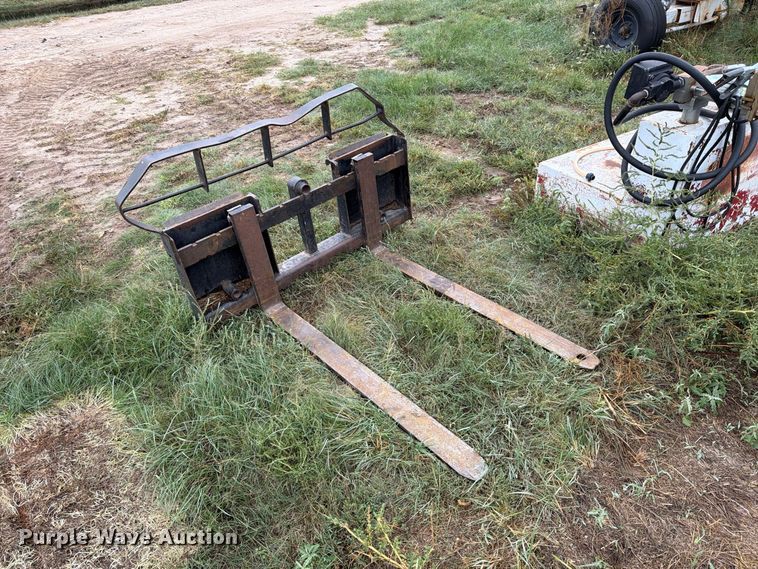 image for item FC0009 1999 Daewoo 1760XL skid steer loader