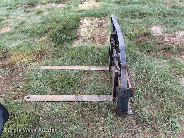 image for item FC0009 1999 Daewoo 1760XL skid steer loader