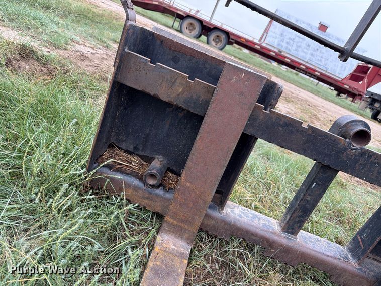 image for item FC0009 1999 Daewoo 1760XL skid steer loader