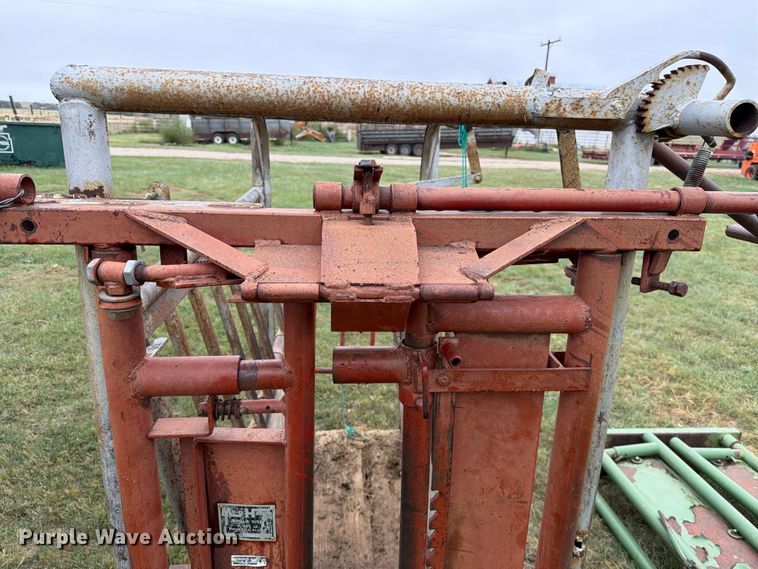 image for item FC0010 My-D Han-D livestock chute