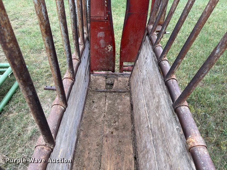 image for item FC0010 My-D Han-D livestock chute