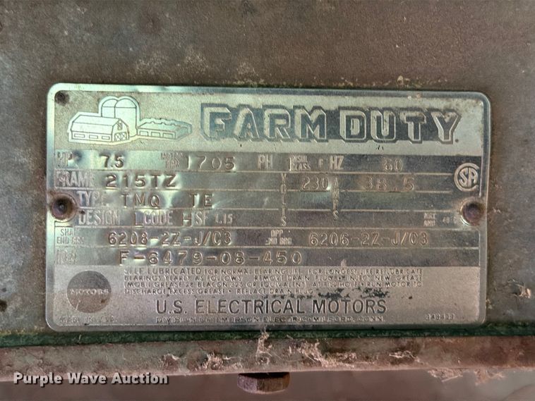 image for item FC0011 Hydraulic livestock chute