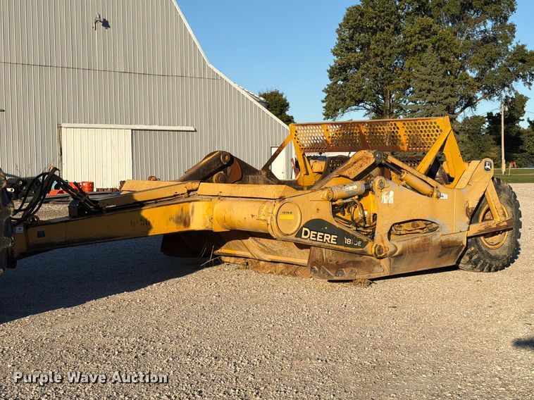 image for item FC3404 John Deere 1810E scraper