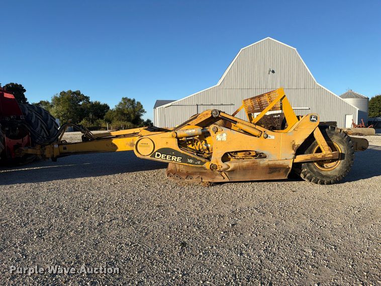 image for item FC3404 John Deere 1810E scraper