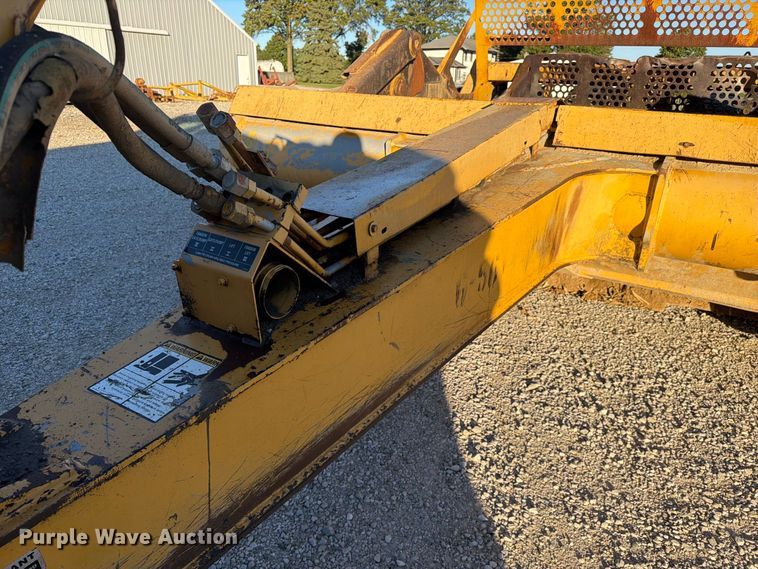 image for item FC3404 John Deere 1810E scraper