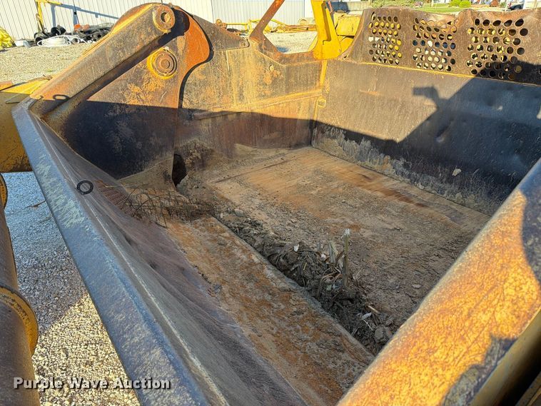 image for item FC3404 John Deere 1810E scraper
