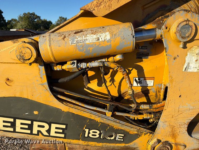 image for item FC3404 John Deere 1810E scraper