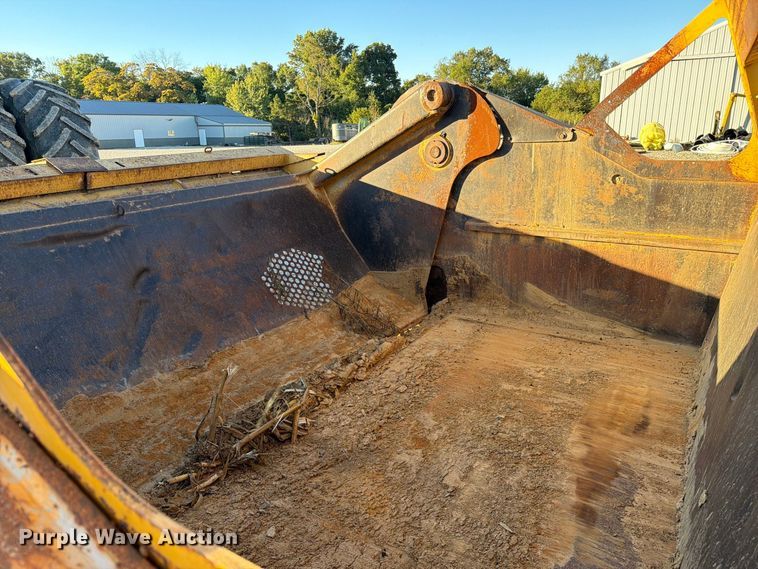 image for item FC3404 John Deere 1810E scraper