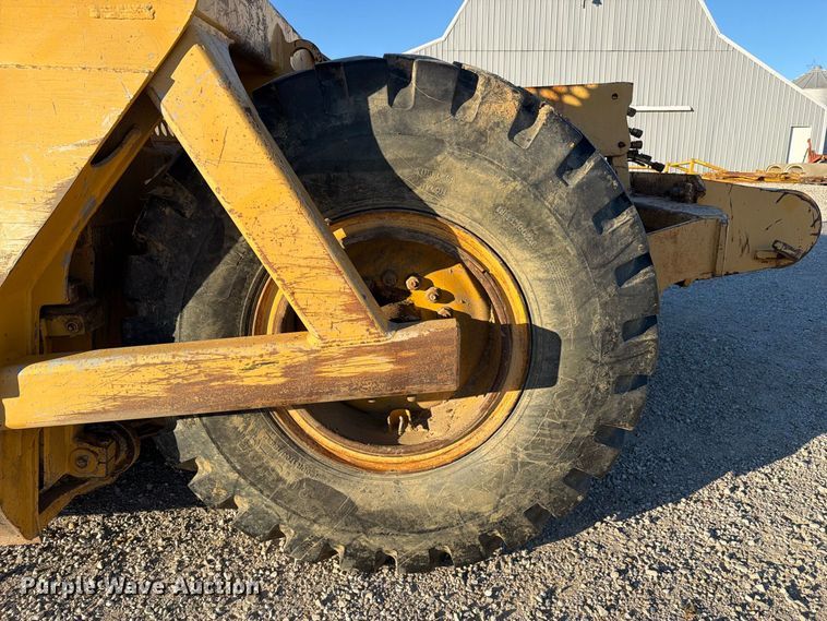 image for item FC3404 John Deere 1810E scraper