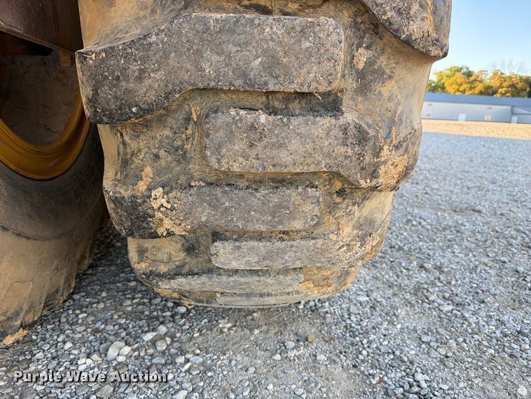 image for item FC3404 John Deere 1810E scraper