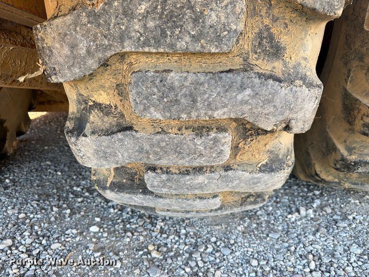 image for item FC3404 John Deere 1810E scraper