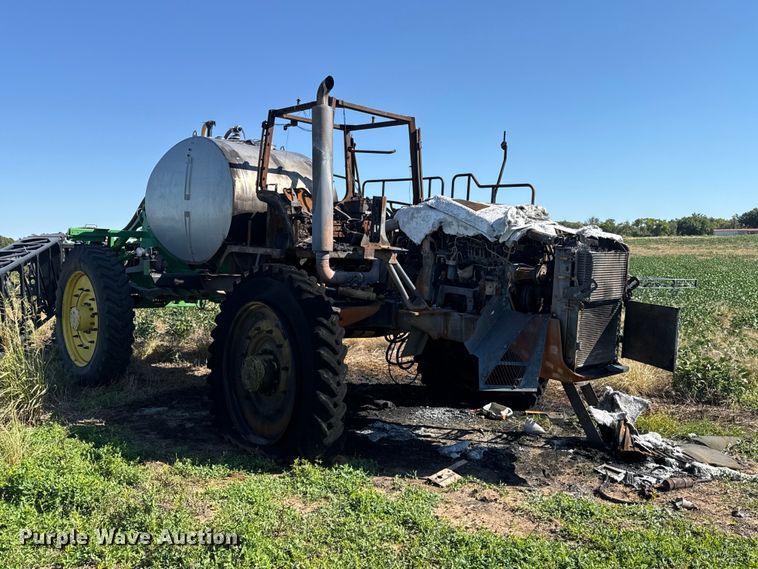 image for item FC4514 2011 John Deere 4930 sprayer
