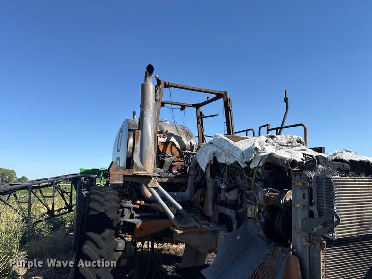 image for item FC4514 2011 John Deere 4930 sprayer