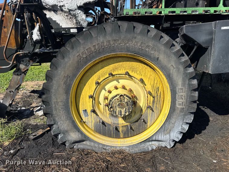image for item FC4514 2011 John Deere 4930 sprayer