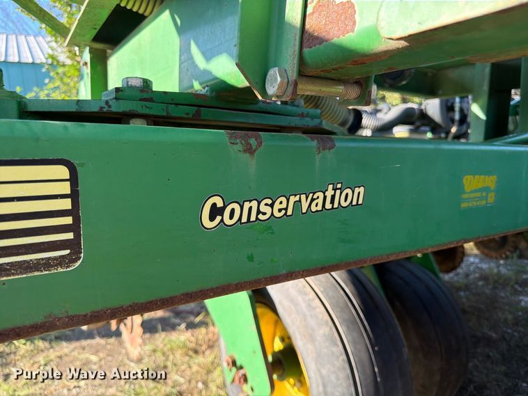 image for item FG0781 1999 John Deere 1780 MaxEmerge Plus Conservation planter