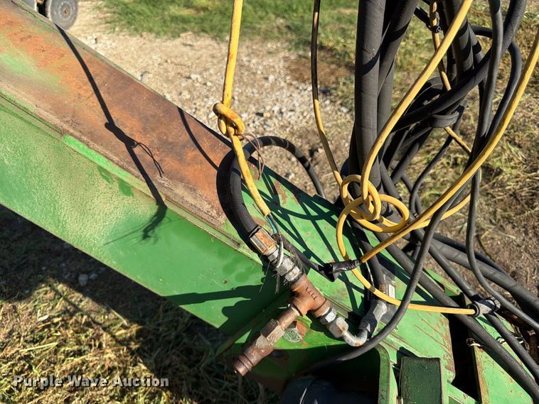 image for item FG0781 1999 John Deere 1780 MaxEmerge Plus Conservation planter