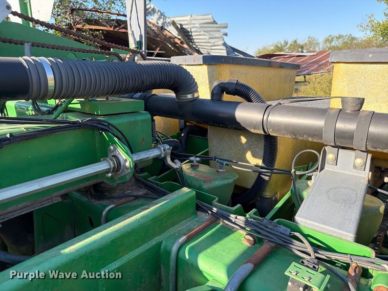 image for item FG0781 1999 John Deere 1780 MaxEmerge Plus Conservation planter