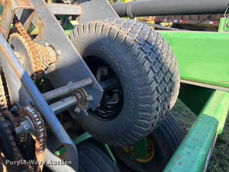 image for item FG0781 1999 John Deere 1780 MaxEmerge Plus Conservation planter