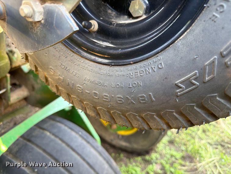 image for item FG0781 1999 John Deere 1780 MaxEmerge Plus Conservation planter