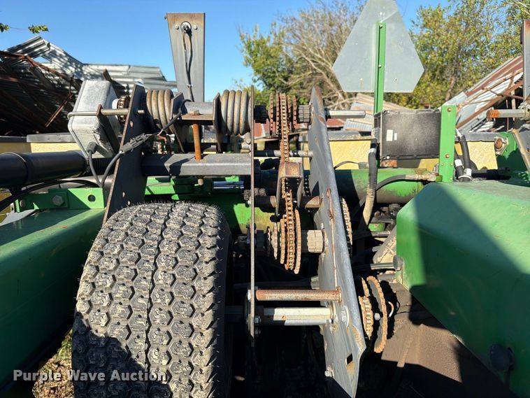 image for item FG0781 1999 John Deere 1780 MaxEmerge Plus Conservation planter