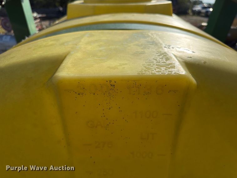 image for item FG0781 1999 John Deere 1780 MaxEmerge Plus Conservation planter