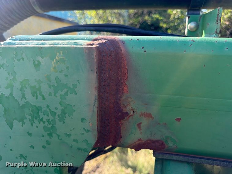 image for item FG0781 1999 John Deere 1780 MaxEmerge Plus Conservation planter