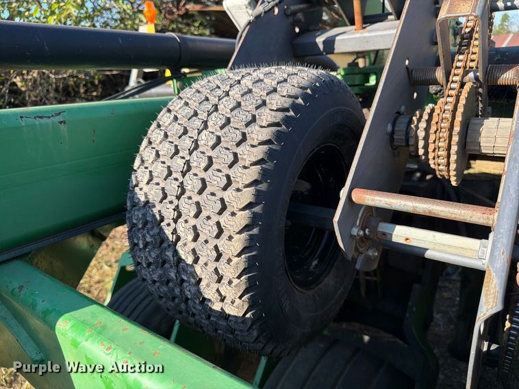 image for item FG0781 1999 John Deere 1780 MaxEmerge Plus Conservation planter