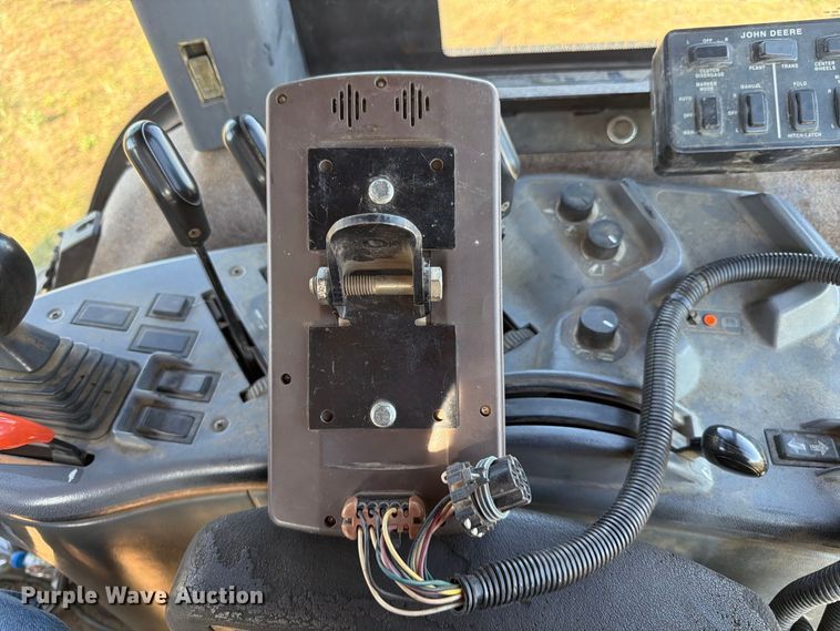 image for item FG0781 1999 John Deere 1780 MaxEmerge Plus Conservation planter