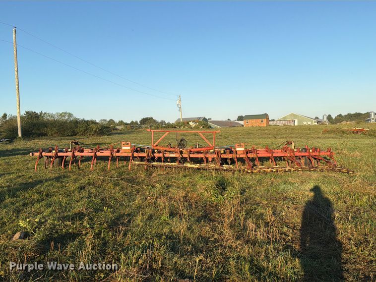image for item FG0782 Krause 4133 field cultivator