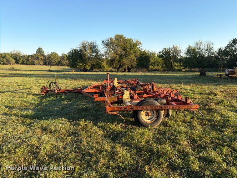 image for item FG0782 Krause 4133 field cultivator