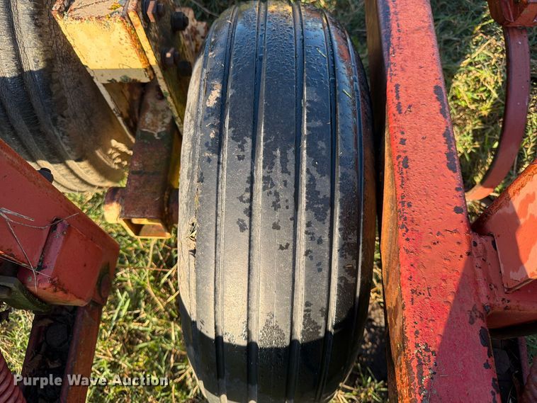 image for item FG0782 Krause 4133 field cultivator