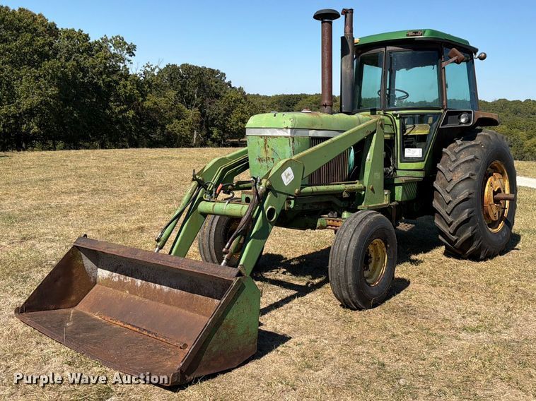 image for item FG0783 1974 John Deere 4430 tractor