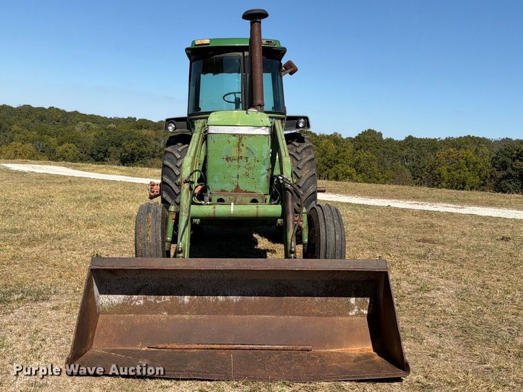 image for item FG0783 1974 John Deere 4430 tractor