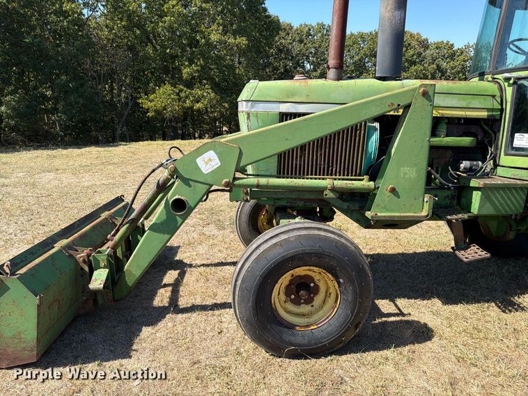 image for item FG0783 1974 John Deere 4430 tractor