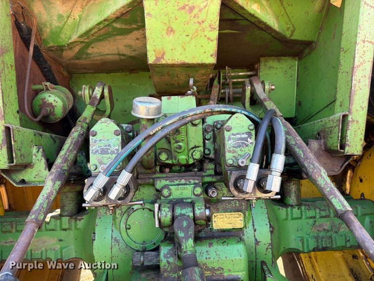 image for item FG0783 1974 John Deere 4430 tractor