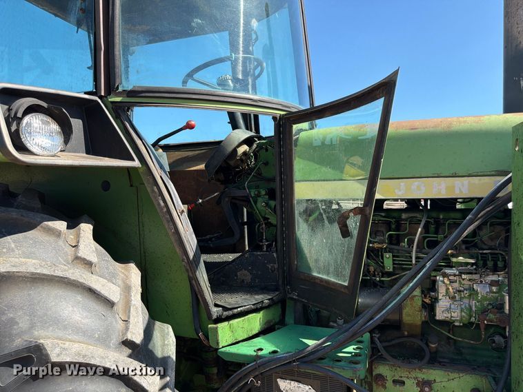 image for item FG0783 1974 John Deere 4430 tractor