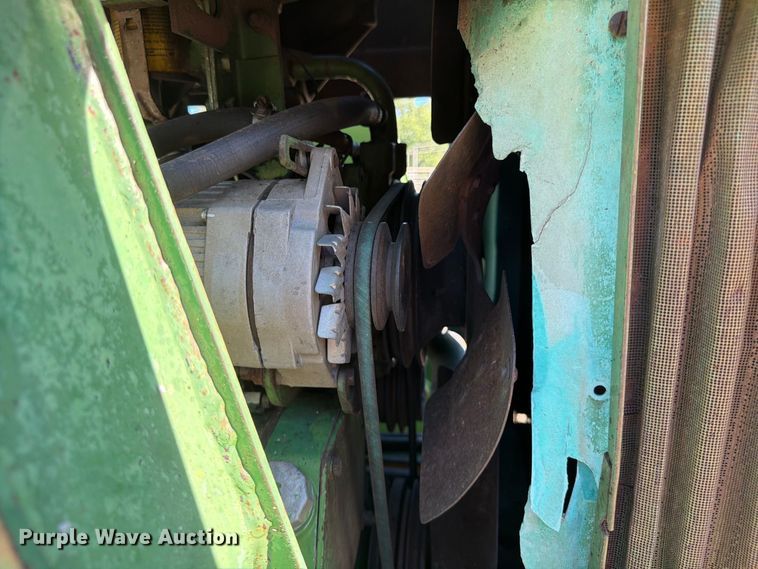 image for item FG0783 1974 John Deere 4430 tractor
