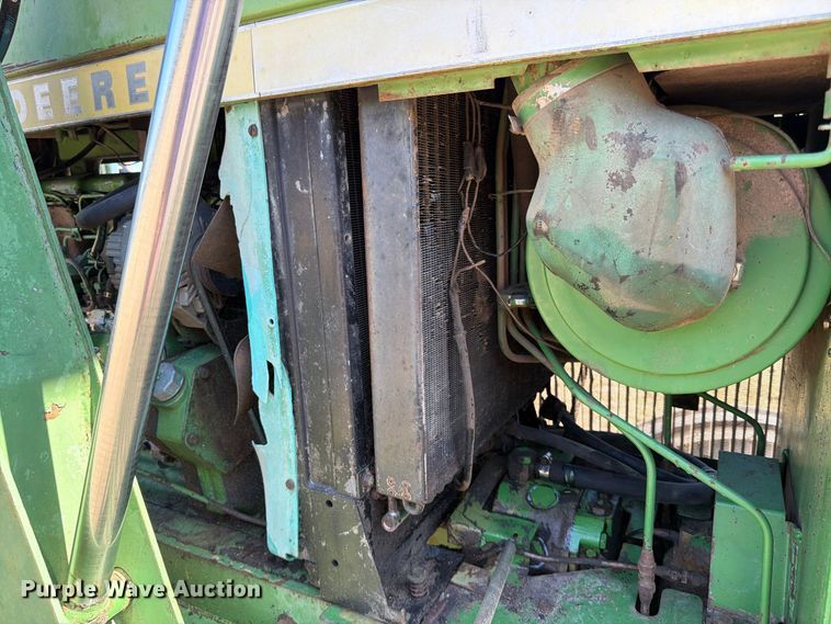 image for item FG0783 1974 John Deere 4430 tractor