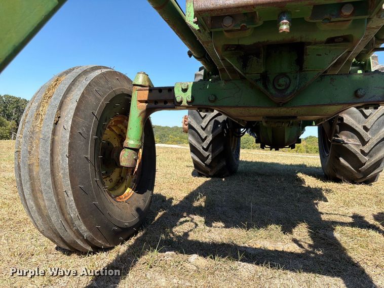 image for item FG0783 1974 John Deere 4430 tractor