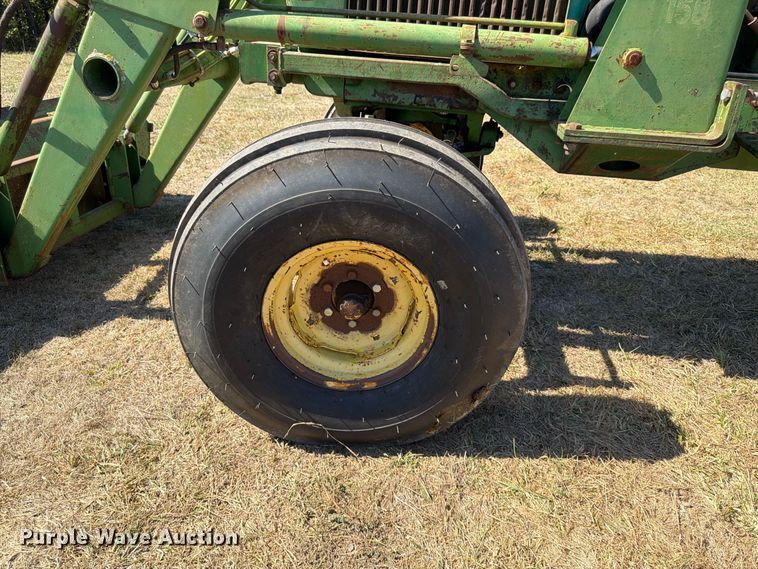 image for item FG0783 1974 John Deere 4430 tractor