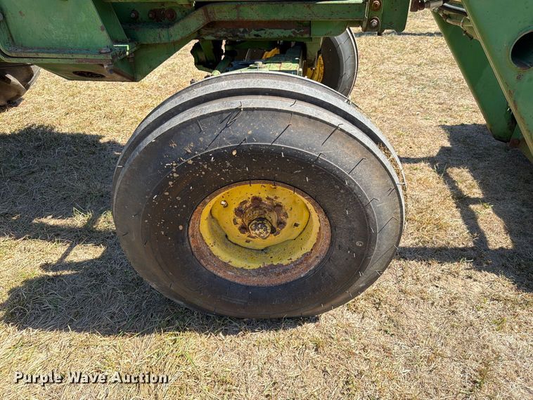 image for item FG0783 1974 John Deere 4430 tractor