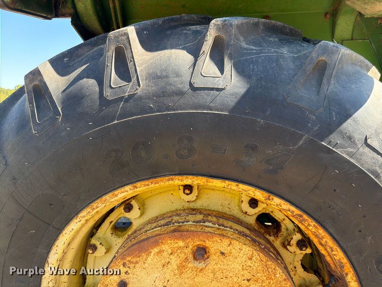 image for item FG0783 1974 John Deere 4430 tractor