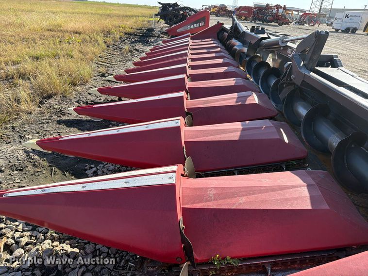 image for item FH6455 2014 Olimac Drago NR12 corn head