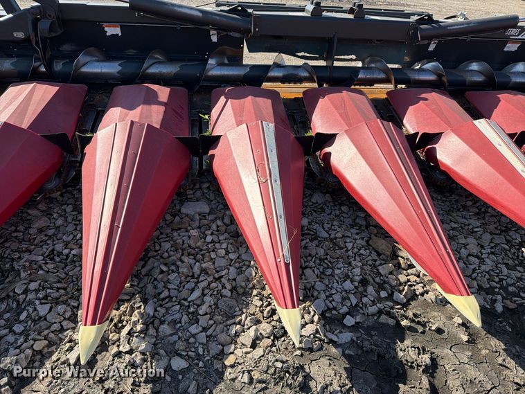 image for item FH6455 2014 Olimac Drago NR12 corn head
