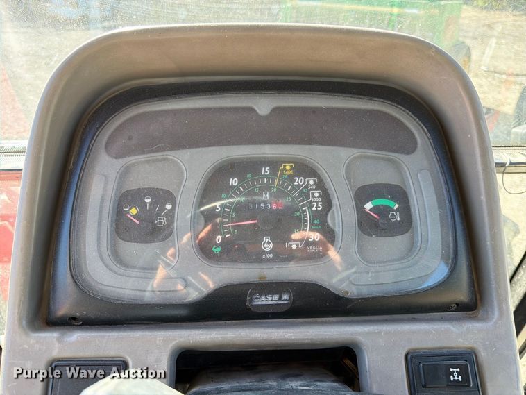 image for item FK3818 2003 Case IH JX90U tractor