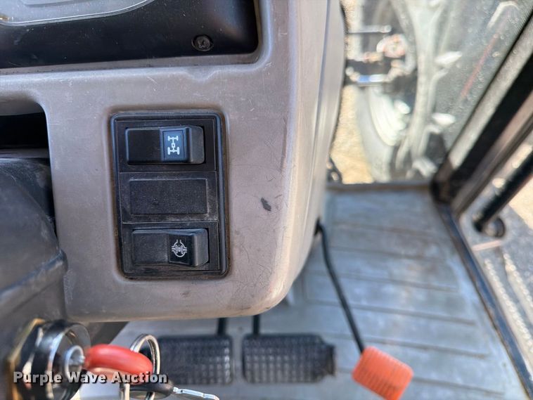 image for item FK3818 2003 Case IH JX90U tractor