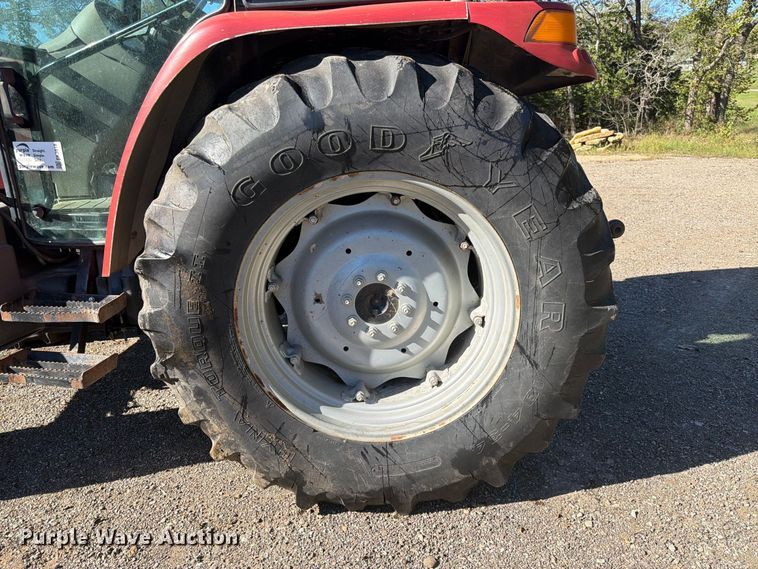 image for item FK3818 2003 Case IH JX90U tractor
