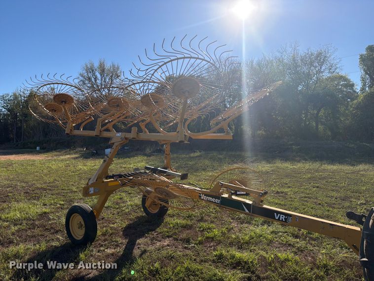 image for item FK5293 Vermeer VR1022 hay rake