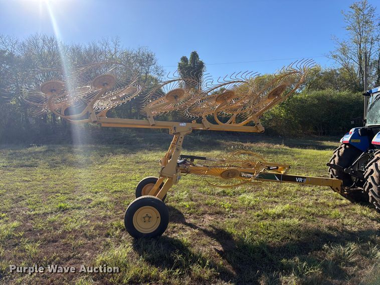 image for item FK5293 Vermeer VR1022 hay rake