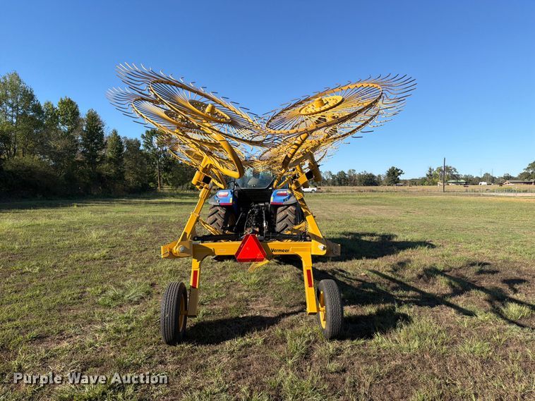 image for item FK5293 Vermeer VR1022 hay rake